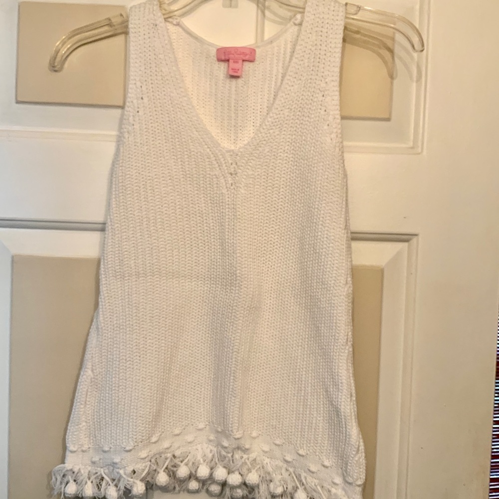 Lilly Pulitzer white knit sleeveless v neck top with tasseled bottom